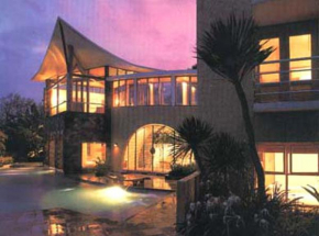Villa Della Scala, Batu